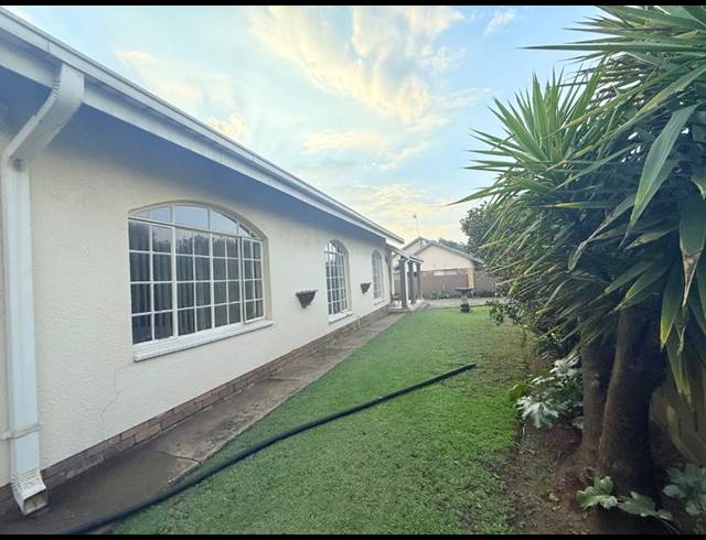 5 BEDROOM HOUSE FOR SALE IN FLORA GARDENS